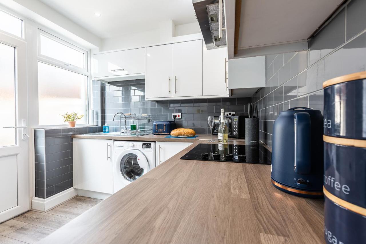 فيلا Connaught House - Wi-Fi, Parking, Contractors بريستون المظهر الخارجي الصورة