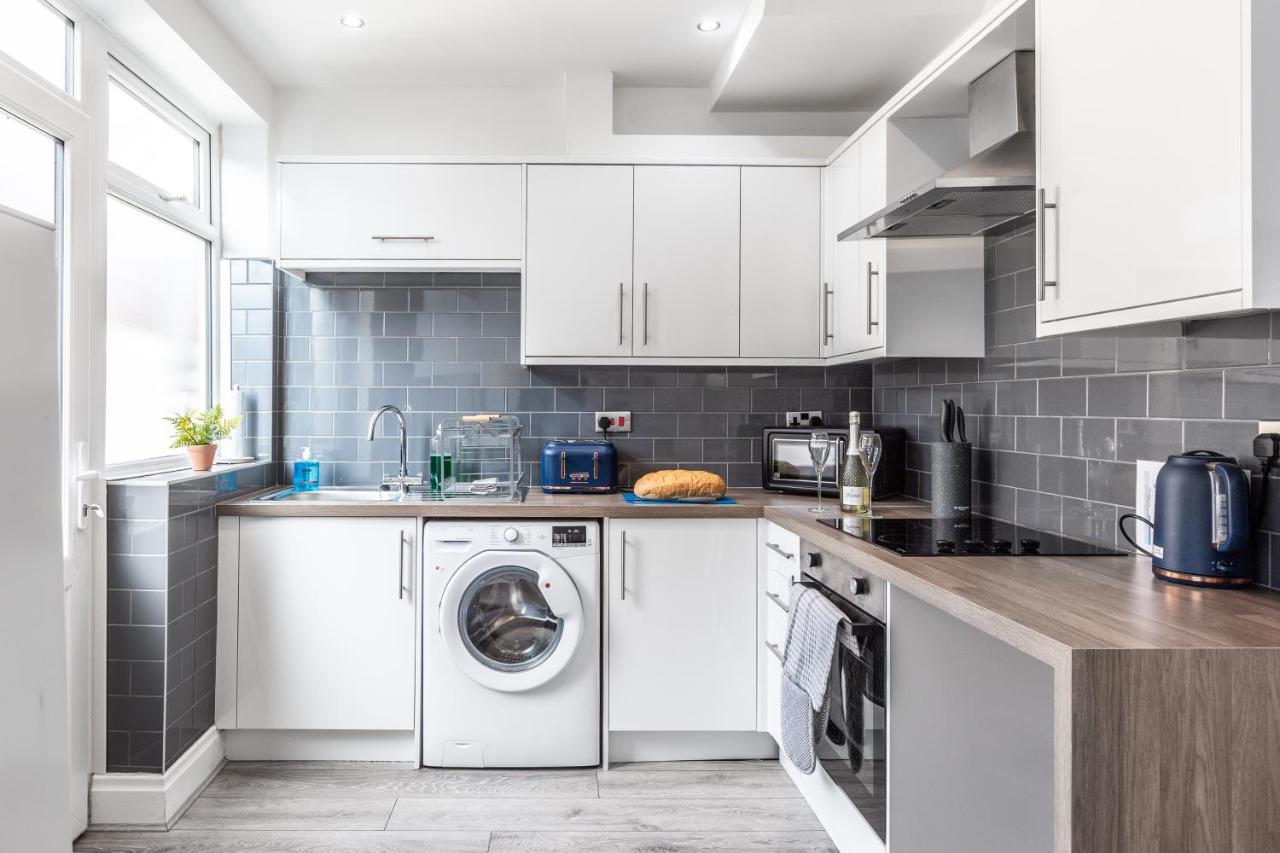 فيلا Connaught House - Wi-Fi, Parking, Contractors بريستون المظهر الخارجي الصورة