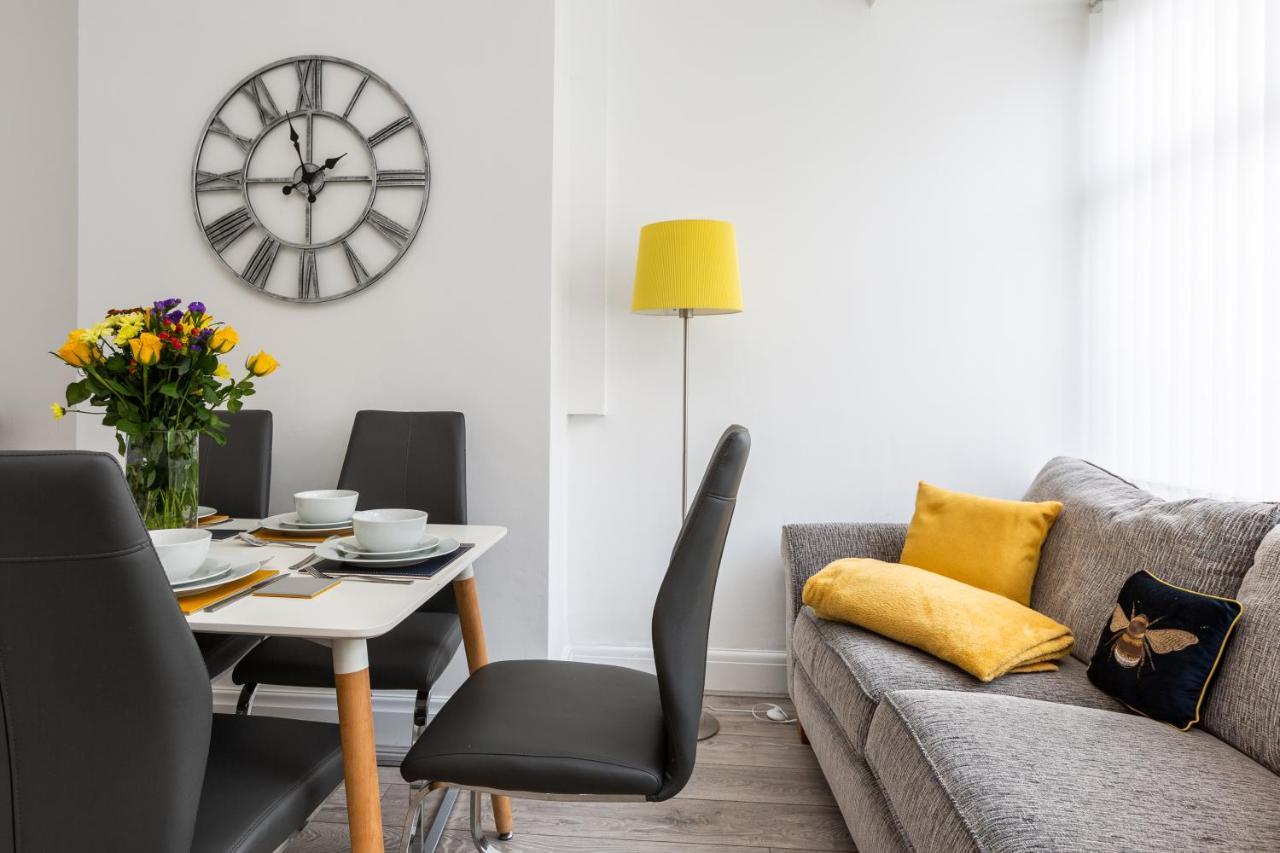 فيلا Connaught House - Wi-Fi, Parking, Contractors بريستون المظهر الخارجي الصورة